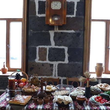Guesthouse Emma Гюмри Екстериор снимка