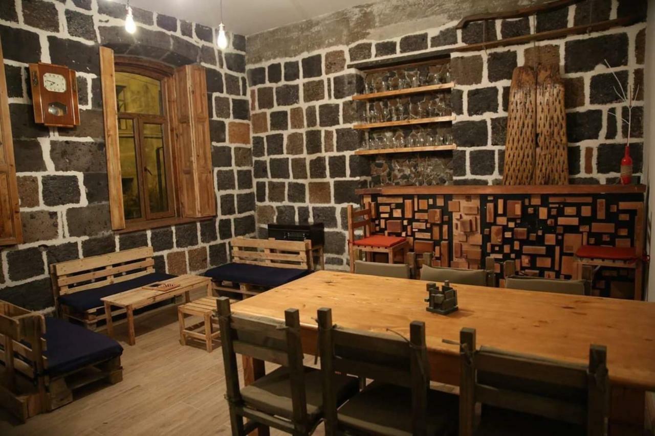 Guesthouse Emma Гюмри Екстериор снимка