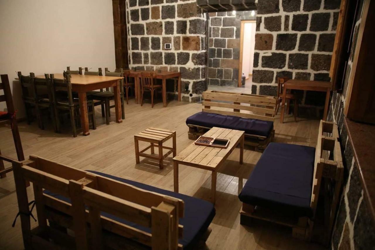Guesthouse Emma Гюмри Екстериор снимка