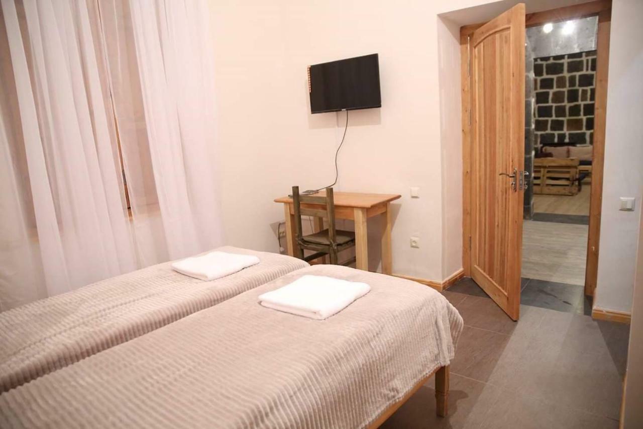 Guesthouse Emma Гюмри Екстериор снимка