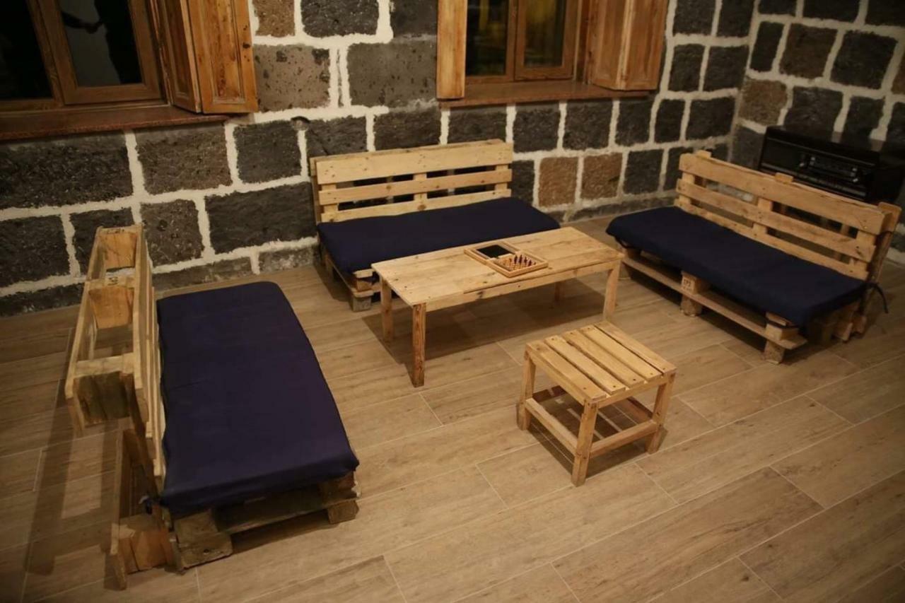 Guesthouse Emma Гюмри Екстериор снимка